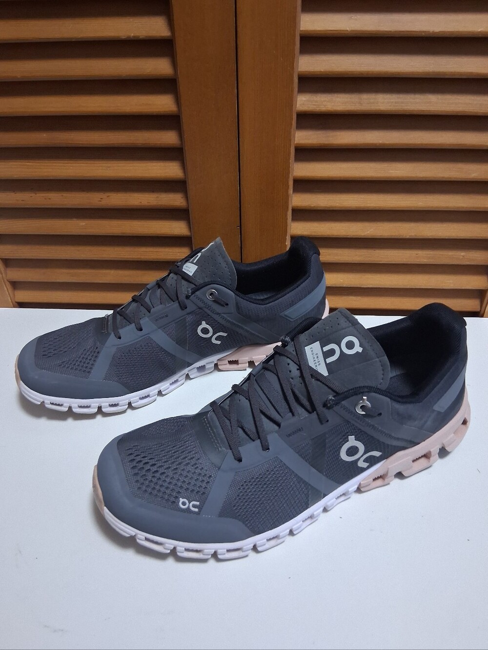 On Cloudflow Rock Rose Women's Running Shoe * Size: 10.5